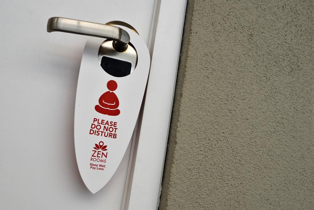 Zen Rooms Kuta Kubu Anyar 1 Bagian luar foto